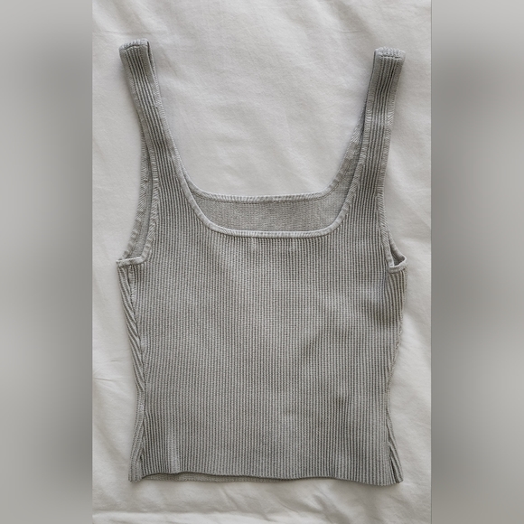 Babaton Knit Crop Top - Picture 2 of 8